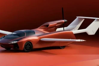 Словакия выпустит в продажу летающий автомобиль AirCar в 2026 году. Стоимость — от $800 тыс. Полёт и езда, сертификация получена.