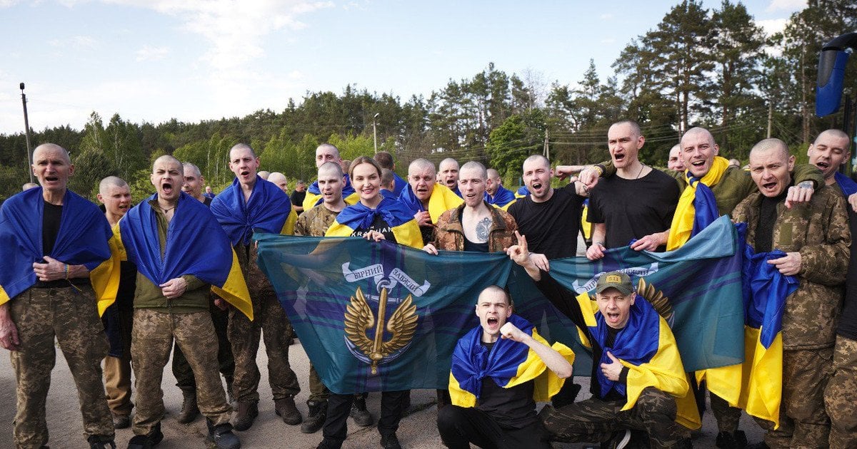 Украина и Россия начали обмен пленными в формате «1000 на 1000». В первый день освобождены 390 человек, продолжение — в выходные.