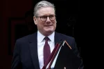 Великобритания вводит крупнейший пакет санкций против России в ответ на угрозы безопасности. Об этом заявил премьер-министр Кир Стармер 9 мая.