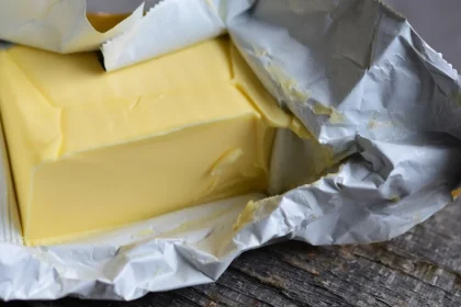 Сливочное масло в Украине подорожало на 73% за год, а в мае 2025 года цены выросли лишь на 2%. Рынок молочных продуктов демонстрирует общую стабильность.
