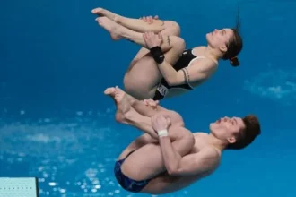 Сборная Украины выиграла золото на ЧЕ-2025 по прыжкам в воду, победив в миксте с трамплина и вышки. В финале команда набрала 407,20 балла.