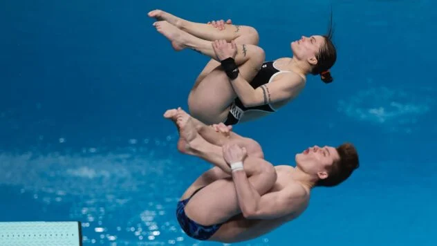 Сборная Украины выиграла золото на ЧЕ-2025 по прыжкам в воду, победив в миксте с трамплина и вышки. В финале команда набрала 407,20 балла.