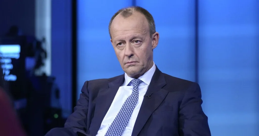 Фридрих Мерц заявил, что Германия не планирует отправлять войска в Украину, но готова предоставить другие формы безопасности и военную помощь.