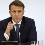 Макрон дал Кремлю срок до вечера на согласие о перемирии. В случае отказа Франция пригрозила санкциями. Похожее заявление сделала Германия.