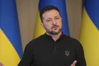 Зеленский призвал к введению мощных санкций против России, если Путин не приедет на мирные переговоры в Стамбуле. Санкции могут касаться энергетики и банков.