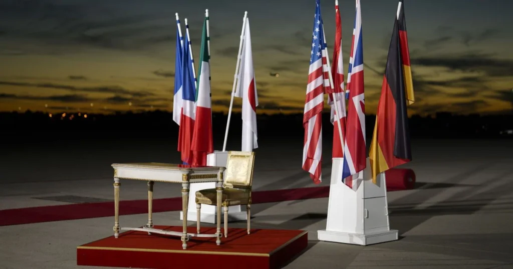 Страны G7 сохранят замороженные российские активы до окончания войны в Украине и полной выплаты компенсаций за причинённый ущерб.