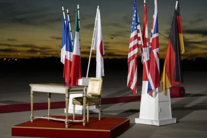 Страны G7 сохранят замороженные российские активы до окончания войны в Украине и полной выплаты компенсаций за причинённый ущерб.