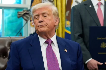 Дональд Трамп резко высказался об ударах по Украине и заявил о возможности новых санкций против России после эскалации насилия.