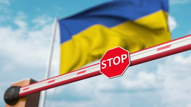 Какие документы нужны для выезда за границу в 2025 году — список для взрослых, детей, с животными и военнообязанных согласно действующим правилам.