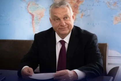 Виктор Орбан заявил, что переговоры по Украине должны вестись между Россией и США, назвав Украину стороной, проигрывающей войну.
