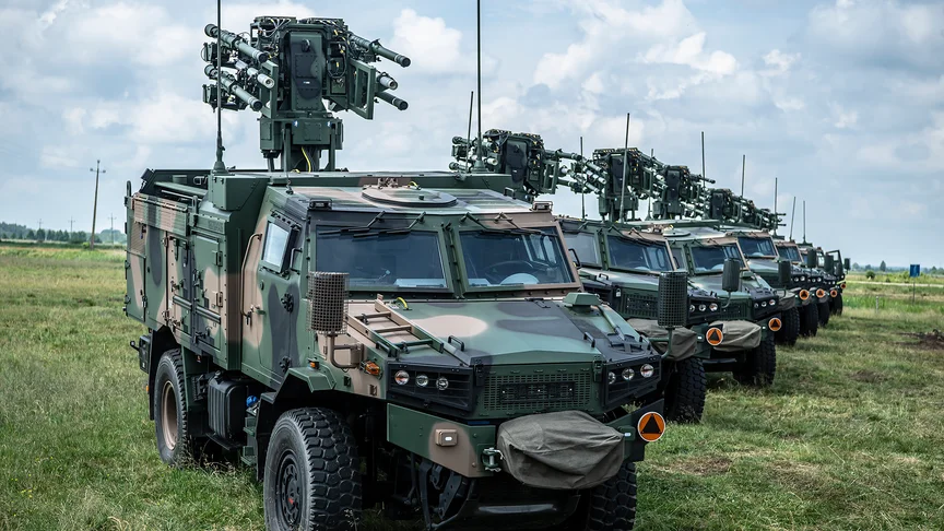 В Польше возле границы с Украиной обнаружили зенитки и боеприпасы, оставленные без охраны. Прокуратура начала расследование действий частной компании.