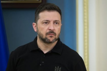 Президент Зеленский прибыл в Великобританию для переговоров об оборонном сотрудничестве и встреч с руководством, военными и аналитиками.