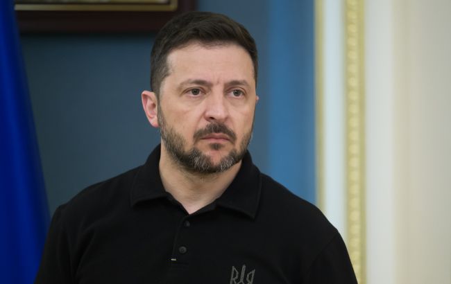 Президент Зеленский прибыл в Великобританию для переговоров об оборонном сотрудничестве и встреч с руководством, военными и аналитиками.