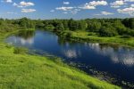 Что означает сон, в котором вы гуляете возле реки? Подробная расшифровка значения сновидения в зависимости от деталей, эмоций и действий.