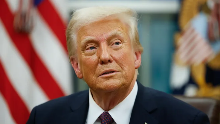 Дональд Трамп заявил, что Израиль и Иран достигли соглашения о прекращении огня, что должно закончить 12-дневную войну, но Иран опроверг это.