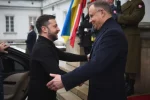 Зеленский наградил Анджея Дуду орденом Свободы за поддержку Украины и укрепление сотрудничества. Президент Польши прибыл в Киев с прощальным визитом.