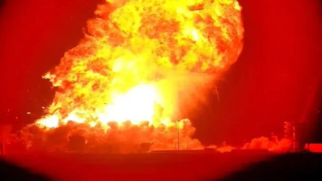 Во время подготовки к испытательному запуску на базе SpaceX в Техасе взорвалась ракета Starship 36. Компания подтвердила техническую неисправность.