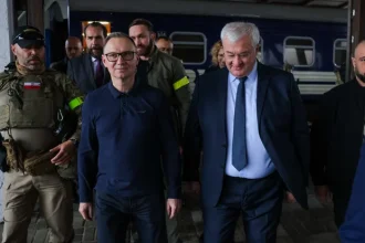 Президент Польши Анджей Дуда прибыл в Киев с прощальным визитом. Он встретился с украинскими дипломатами и планирует переговоры с Владимиром Зеленским.