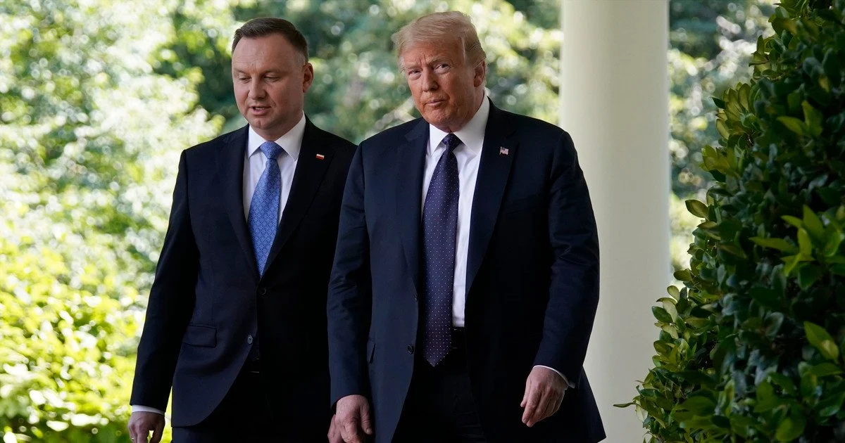 Президент Польши Анджей Дуда поговорил с Дональдом Трампом. Обсудили итоги выборов в Польше и сотрудничество Варшавы с США.