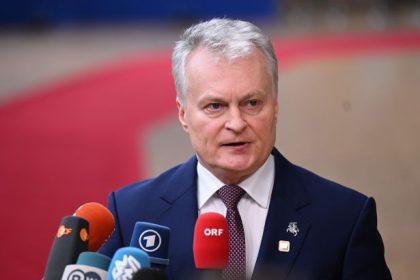Президент Литвы Науседа обвинил Германию в невыполнении обещанных санкций против России после срыва перемирия с Украиной.