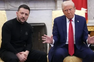 В Гонконге показали оперу с элементами фарса на тему ссоры Трампа и Зеленского в Белом доме — зрители реагировали смехом.