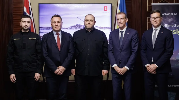Норвегия начнёт производить надводные дроны в Украине вместе с Kongsberg. Соглашение — часть поддержки морской коалиции против агрессии РФ.