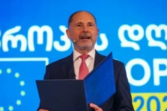 Грузия может потерять шанс на вступление в ЕС из-за замедления процесса евроинтеграции, предупредил посол ЕС в Тбилиси Павел Герчинский.