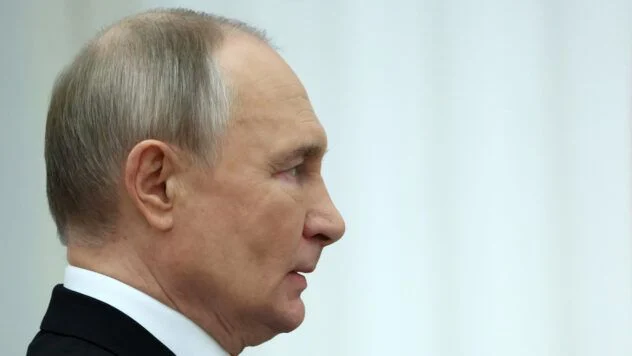 The Telegraph: Путин не прекращает войну из-за угрозы переворота внутри России. Радикалы давят на Кремль, несмотря на падение поддержки в обществе.