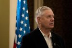 Сенатор Линдси Грэм предложил исключить из-под санкций страны, помогающие Украине, и пригрозил Китаю 500% пошлинами в случае отказа от поддержки Киева.