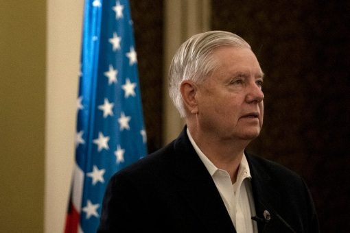 Сенатор Линдси Грэм предложил исключить из-под санкций страны, помогающие Украине, и пригрозил Китаю 500% пошлинами в случае отказа от поддержки Киева.