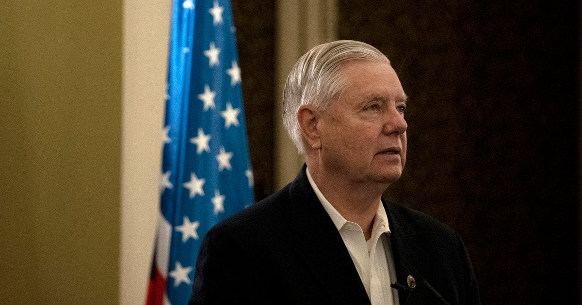 Сенатор Линдси Грэм предложил исключить из-под санкций страны, помогающие Украине, и пригрозил Китаю 500% пошлинами в случае отказа от поддержки Киева.