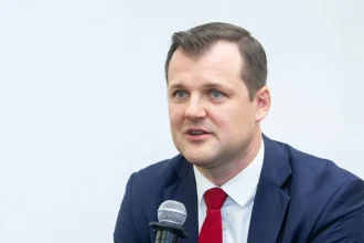 Премьер Литвы раскритиковал решение Польши о временном контроле на границе, назвав его нарушением принципов Шенгенской зоны и неудобством для граждан.