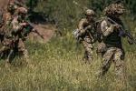 Прокуратура Венгрии заочно обвинила мужчину, воюющего за Украину, в участии в иностранном вооружённом формировании. Он объявлен в розыск.