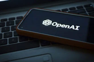 OpenAI заключила контракт с Oracle на $30 млрд в год для строительства мощного дата-центра Stargate в Техасе — масштабный проект по развитию инфраструктуры ИИ.