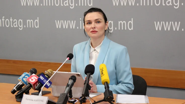 ЕС ввел санкции против молдавской политикессы Виктории Фуртунэ, призывавшей «вернуть» часть Одесской области и связанной с олигархом Шором.