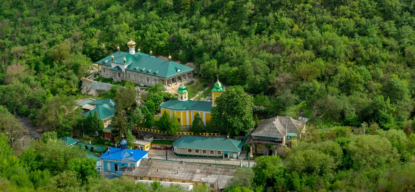 G Adventures представляет туры в Молдову и Румынию: пейзажи, замки, вино и культура. Новые маршруты стартуют весной 2026 года по цене от $1499 до $3999.