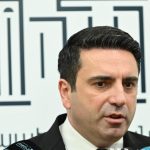 Спикер парламента Армении Ален Симонян предложил рассмотреть блокировку российских телеканалов из-за их влияния на внутренние дела страны.