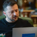 Зеленский обсудил с Алиевым поддержку Украины и осуждение преследований азербайджанцев в России. Договорились о сотрудничестве в энергетике и гуманитарной сфере.
