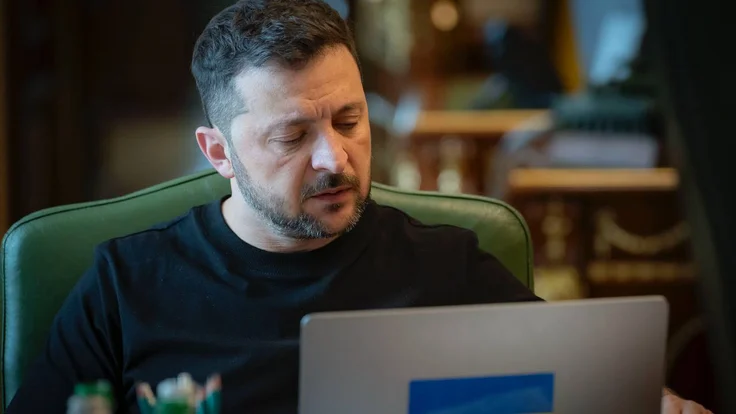 Зеленский обсудил с Алиевым поддержку Украины и осуждение преследований азербайджанцев в России. Договорились о сотрудничестве в энергетике и гуманитарной сфере.