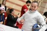 Юлия Бакастова победила нейтральную россиянку Софью Великую, майора армии РФ, на ЧМ-2025 по фехтованию. Этот поединок вызвал широкий резонанс.