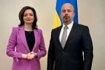 МИД Украины вызвал поверенного США для обсуждения военной помощи на фоне приостановки поставок боеприпасов из Пентагона.