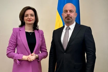 МИД Украины вызвал поверенного США для обсуждения военной помощи на фоне приостановки поставок боеприпасов из Пентагона.