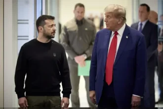 Зеленский и Трамп готовят телефонный разговор 4 июля для обсуждения приостановки поставок американского оружия Украине.