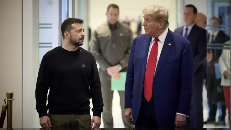 Зеленский и Трамп готовят телефонный разговор 4 июля для обсуждения приостановки поставок американского оружия Украине.