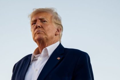 После встречи с Путиным Трамп обсудил важные вопросы с Зеленским и лидерами НАТО. Детали переговоров и будущая трехсторонняя встреча.