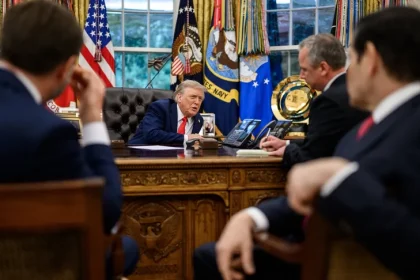 Трамп исключил возможность размещения американских войск в Украине, возвращения Крыма и вступления Украины в НАТО в телефонном интервью для Fox News.