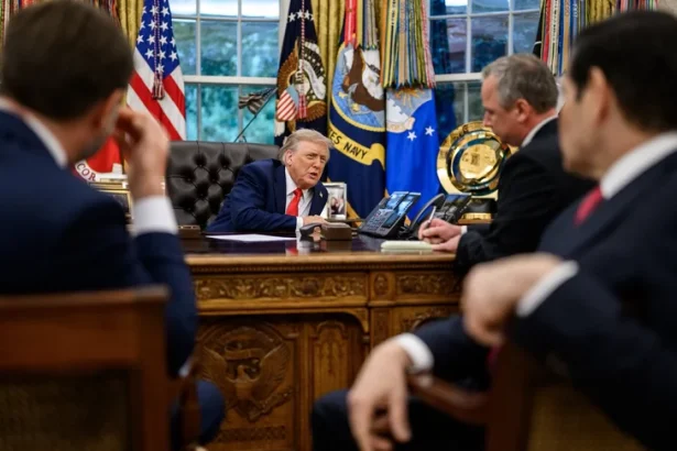 Трамп исключил возможность размещения американских войск в Украине, возвращения Крыма и вступления Украины в НАТО в телефонном интервью для Fox News.