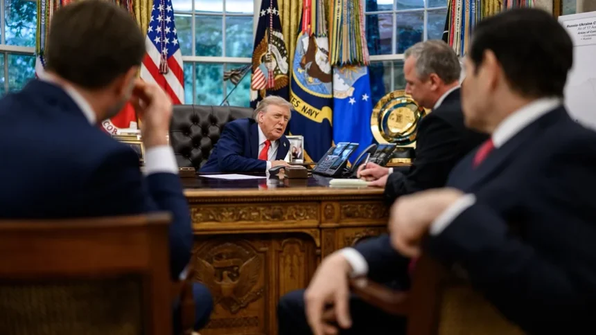 Трамп исключил возможность размещения американских войск в Украине, возвращения Крыма и вступления Украины в НАТО в телефонном интервью для Fox News.