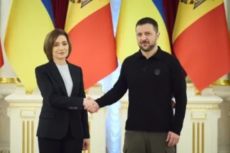 Майя Санду поздравила Украину с Днем независимости, отметив, что украинцы защищают свободу и безопасность Молдовы, не позволяя войне распространиться в Европу.