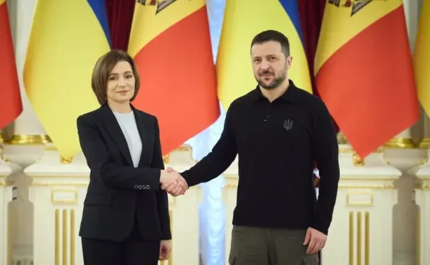 Майя Санду поздравила Украину с Днем независимости, отметив, что украинцы защищают свободу и безопасность Молдовы, не позволяя войне распространиться в Европу.